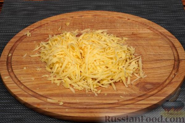 Чебуреки с отбивной, шпинатом и сыром (из заварного теста)